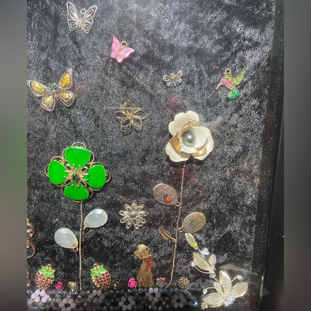 Handmade Jewelry Art Shadow Box. Flowers and Nature - Picture 4 of 8